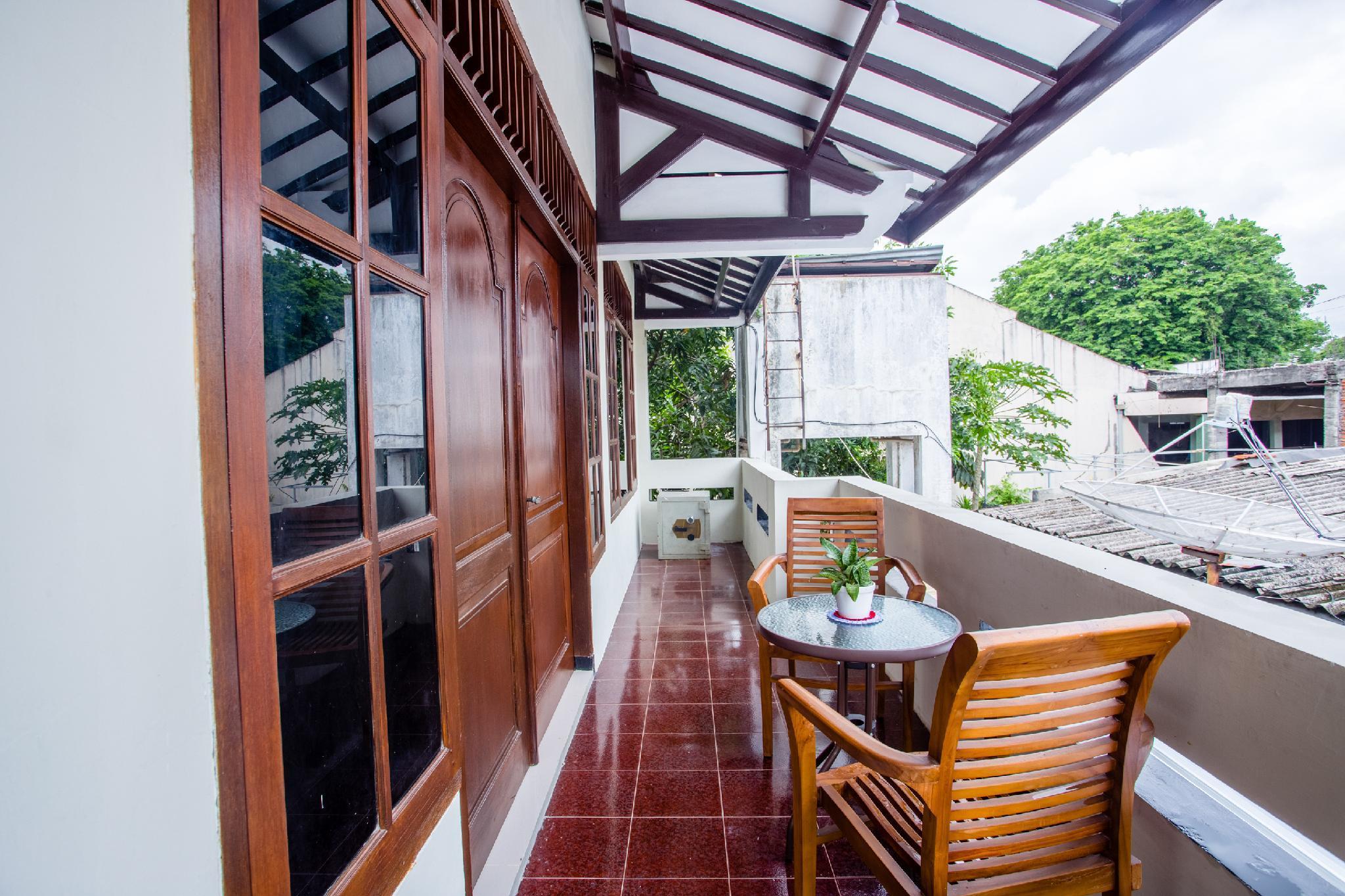 Safara Guesthouse Syariah Семаранг Экстерьер фото